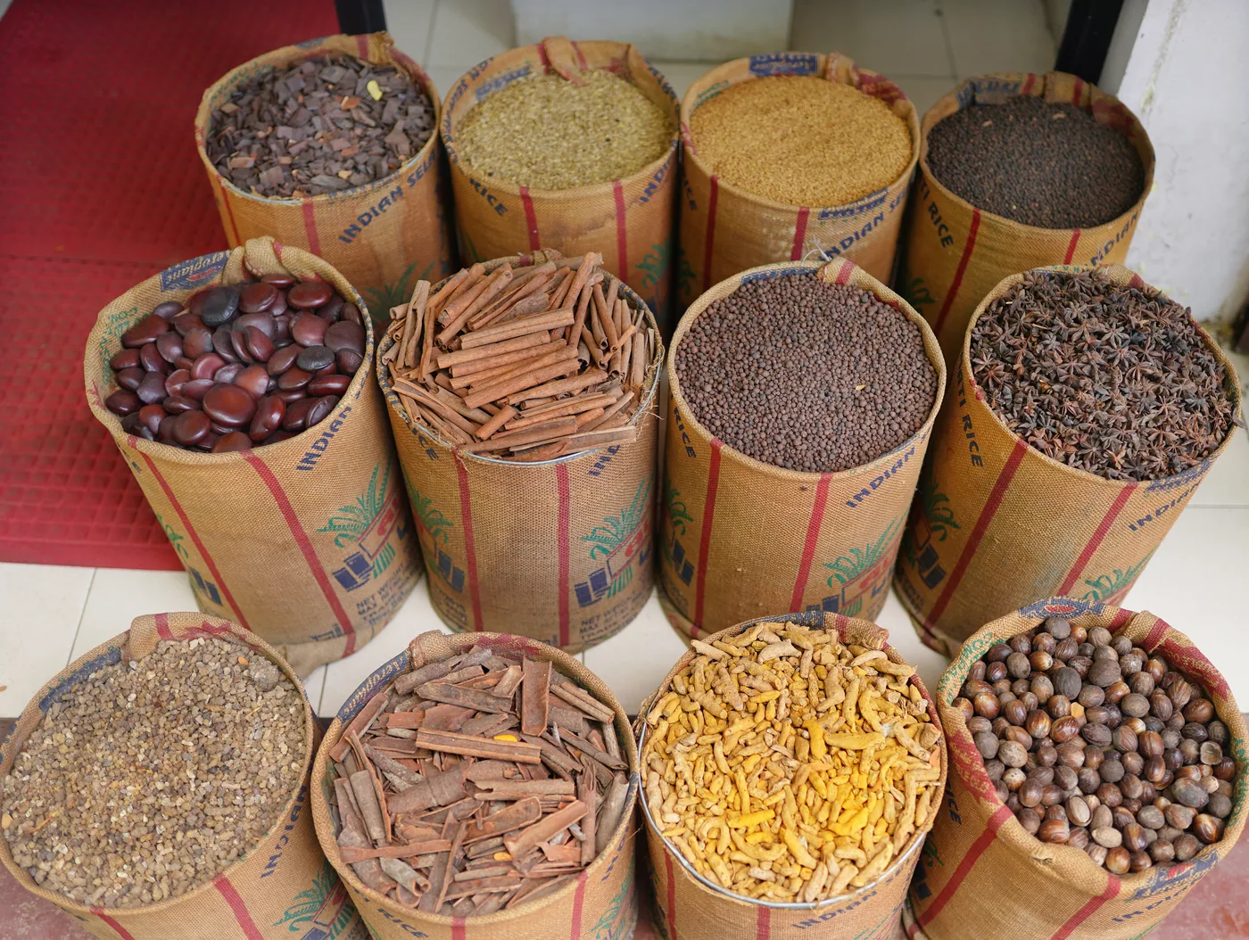 Spice Market Walk & Tasting — Kerala