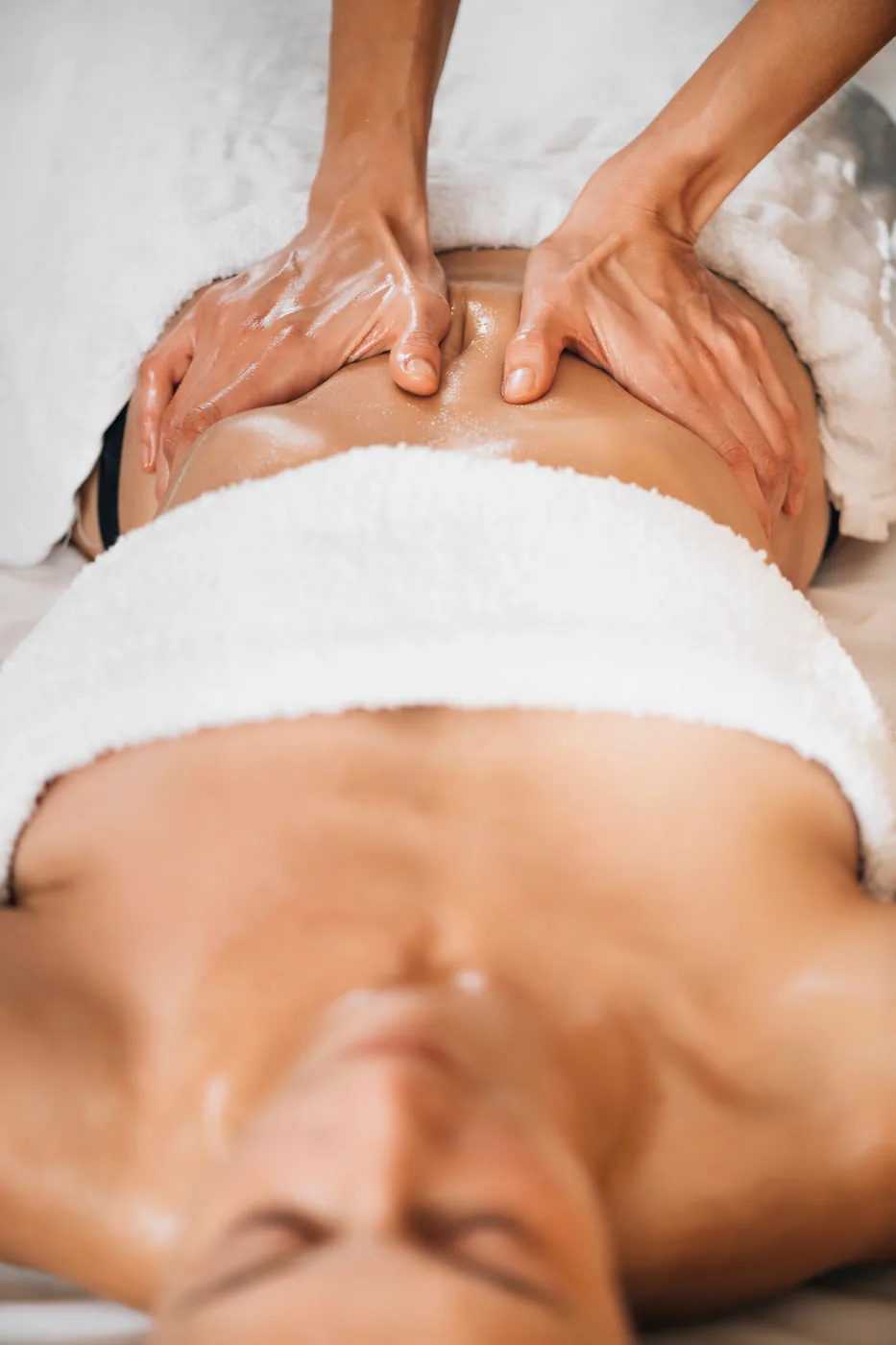 Abhyanga Full-Body Oil Massage — Kerala